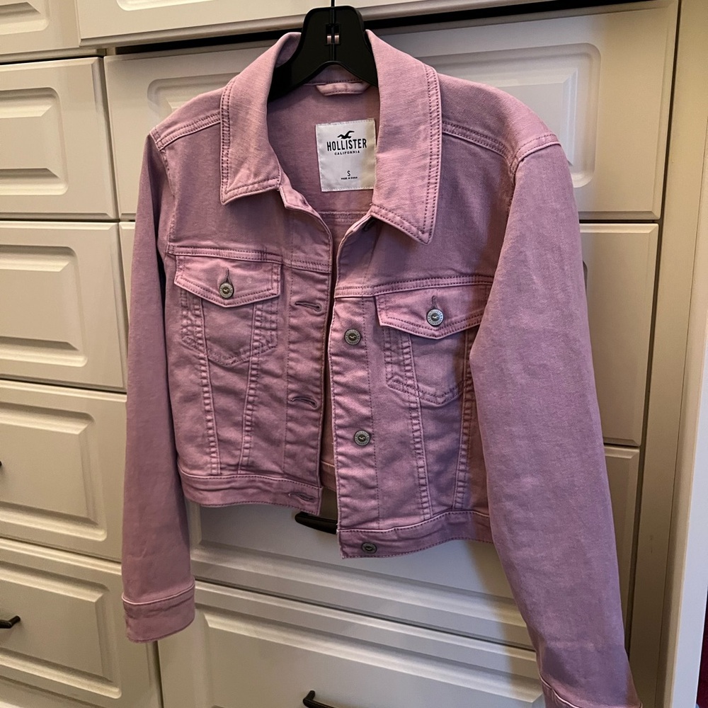 Women's multiple items gently used. All for $30- I might add extra pieces free